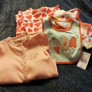 0-3 months 2 - onesies 1- PJ 1- bib
